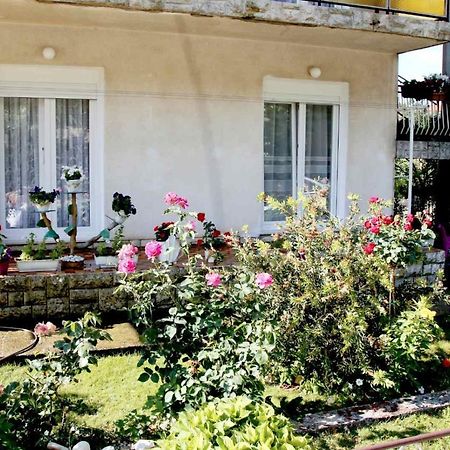 Cvijetna Oaza Apartment Требине Екстериор снимка
