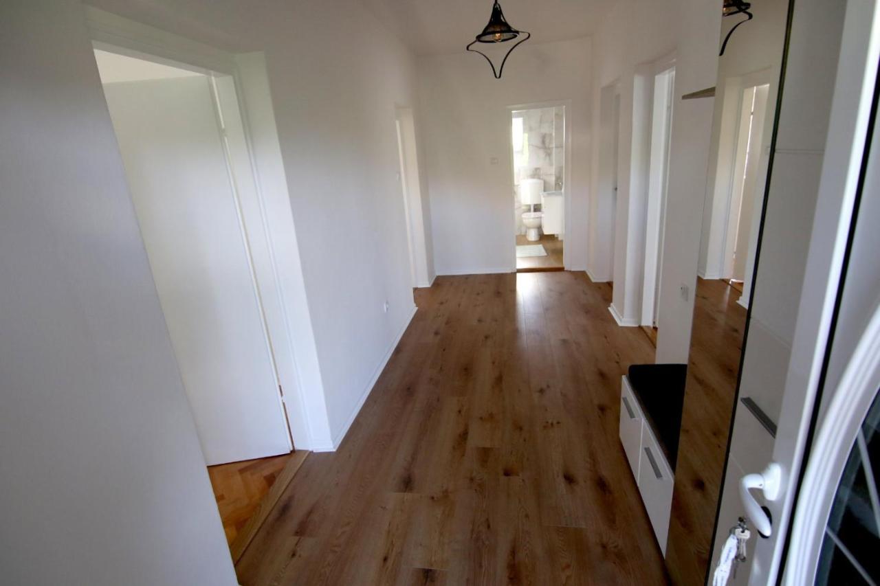 Cvijetna Oaza Apartment Требине Екстериор снимка
