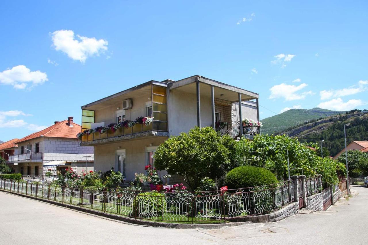 Cvijetna Oaza Apartment Требине Екстериор снимка