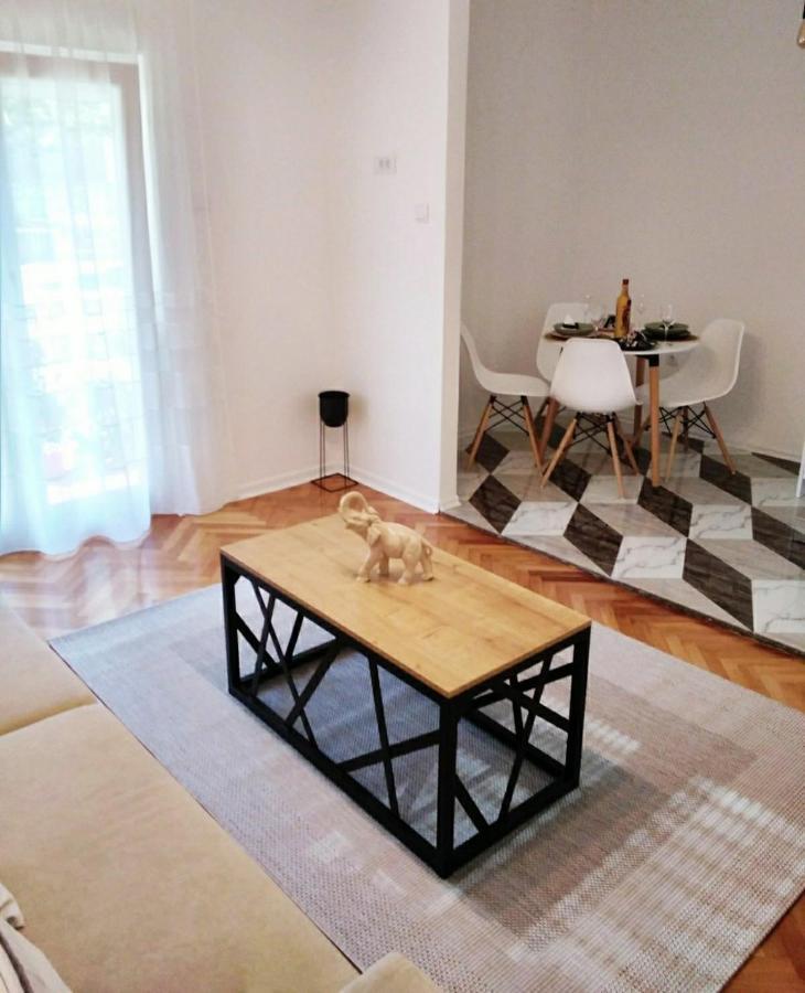 Cvijetna Oaza Apartment Требине Екстериор снимка