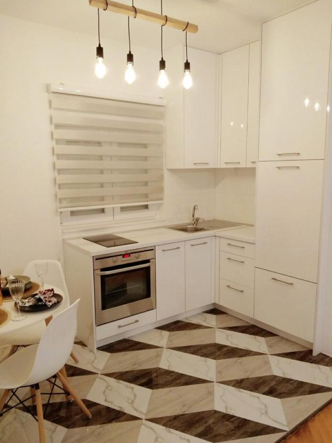 Cvijetna Oaza Apartment Требине Екстериор снимка